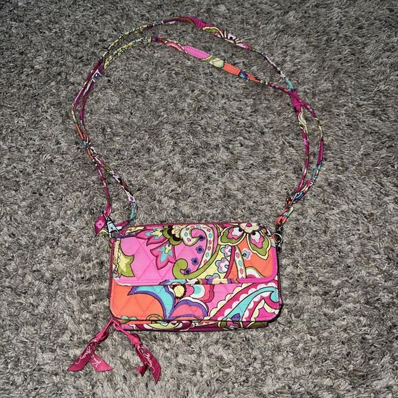 Vera Bradley Crossbody‎ Zip Around Wallet Pink Floral 6 1/2 X 4 - Picture 1 of 6